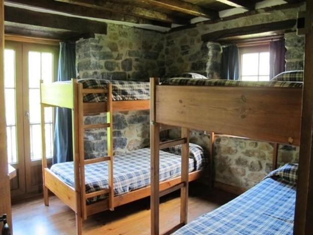 Albergue Turistico Valdebaro Camaleño الغرفة الصورة